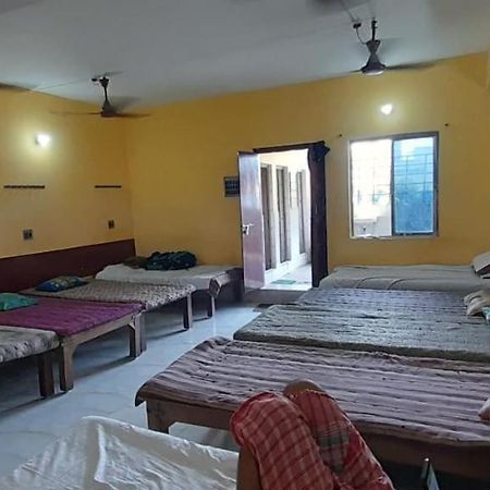 Narendra Niketan Hotel Calcutta Buitenkant foto
