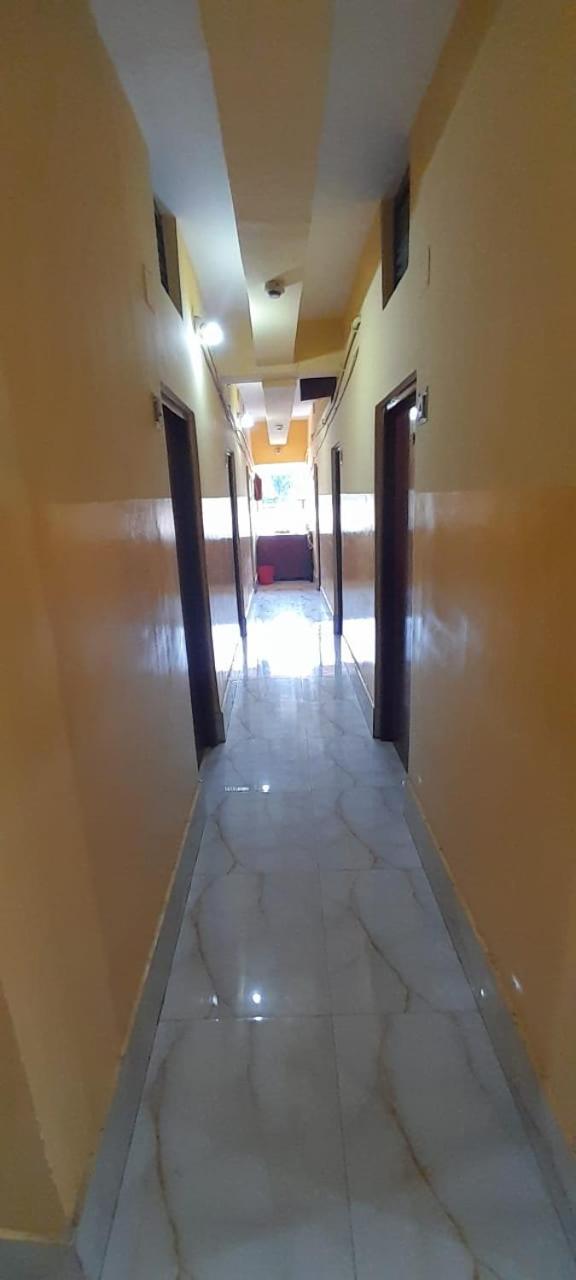 Narendra Niketan Hotel Calcutta Buitenkant foto