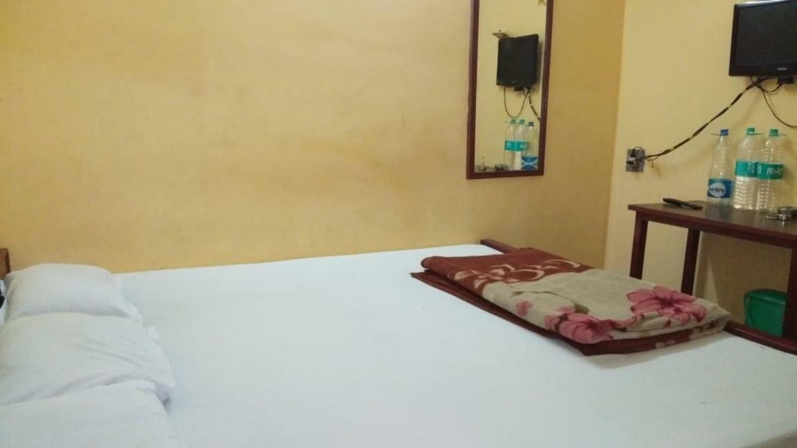 Narendra Niketan Hotel Calcutta Buitenkant foto